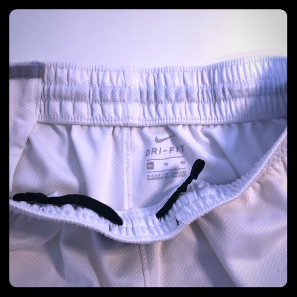 SOLD Kevin Durant Nike Dri-Fit Youth Shorts - Picture 4 of 5